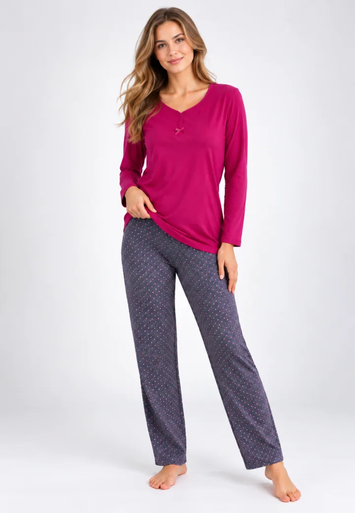 Pijama de dama fucsia cu maneca lunga si pantaloni lungi gri cu buline