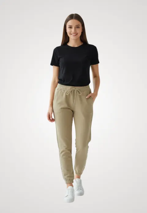 Pantaloni de trening damă crem cu capse decorative