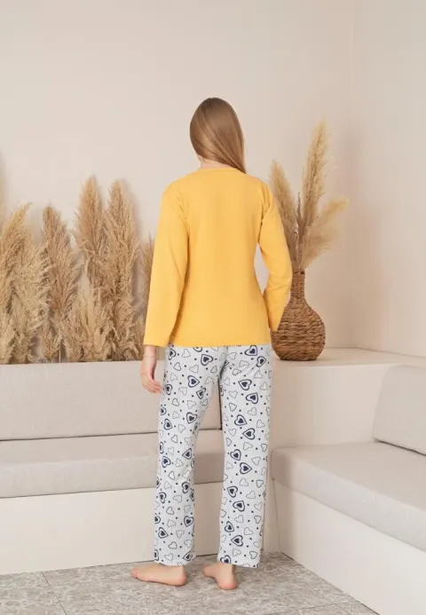 Pijama damă toamnă-iarnă galbenă cu imprimeu “Love is in the air”