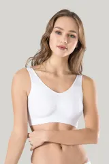 Bustieră damă Miss Fit elastică, cu bretele late, burete și design fără cusături, alb