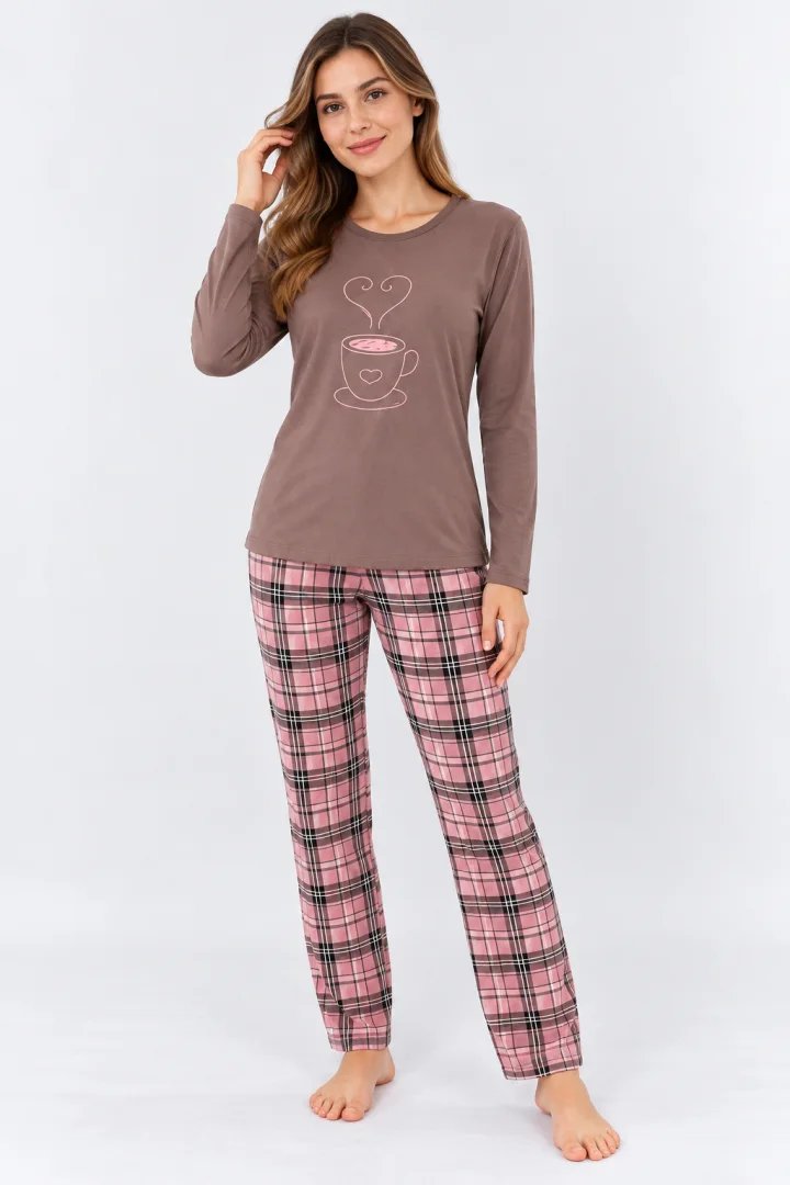 Pijama damă maro cu pantaloni roz în carouri