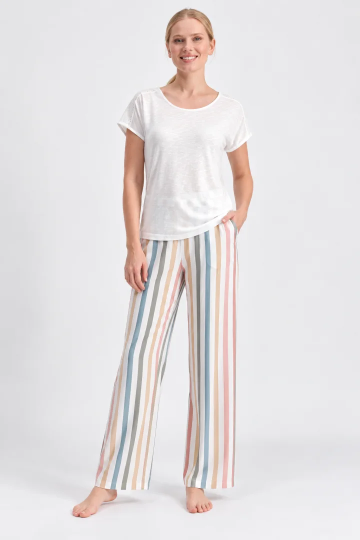 Set format din bluză cu broderie decolteu rotund și pantaloni cu dungi