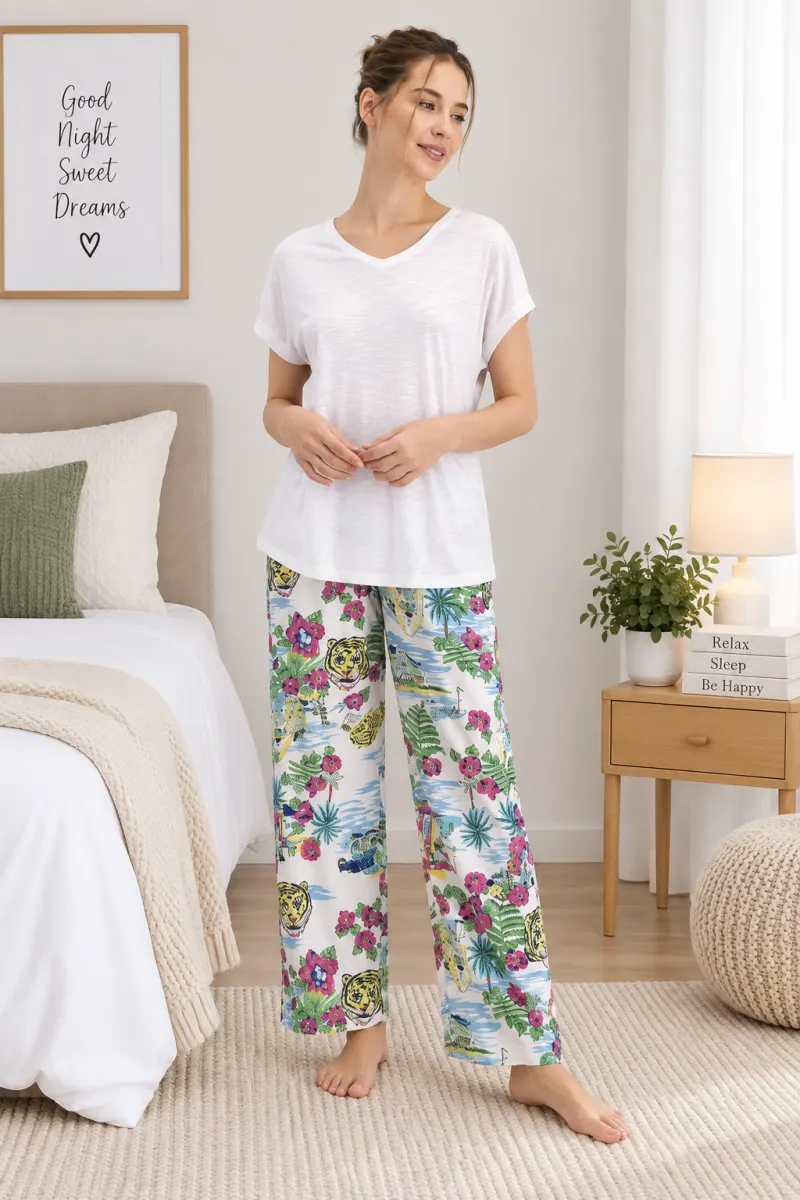 Pijama damă, bluză cu mânecă căzută și decolteu în V, și pantaloni lungi, imprimeu floral
