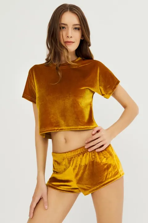 Set damă, tricou și short din catifea, Galben