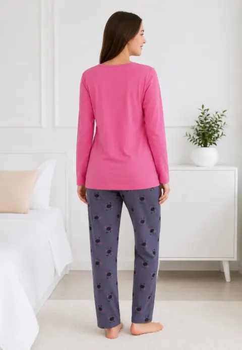 Pijama de dama roz cu maneca lunga si pantaloni lungi gri cu catelus