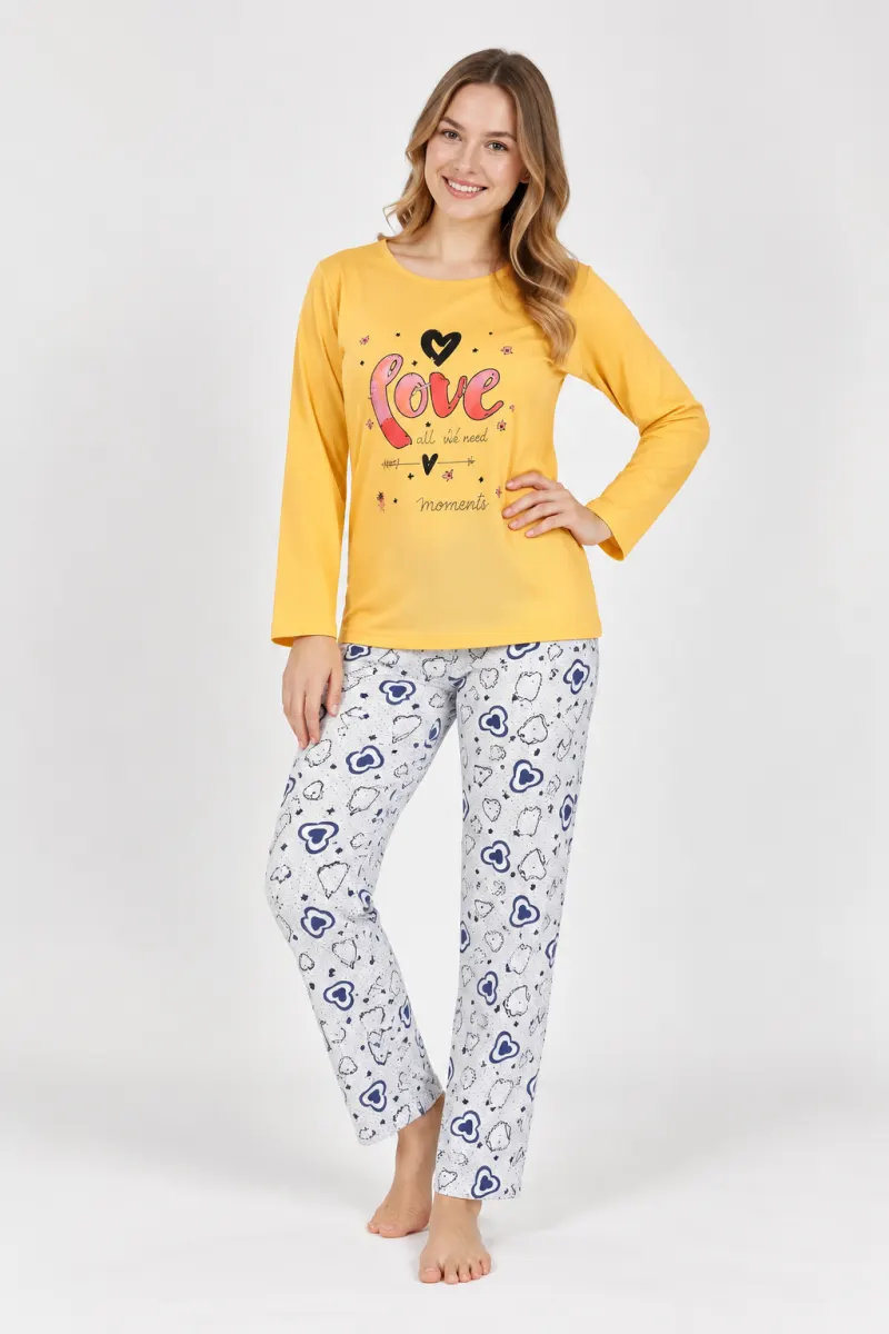 Pijama damă toamnă-iarnă galbenă cu imprimeu “Love is in the air”