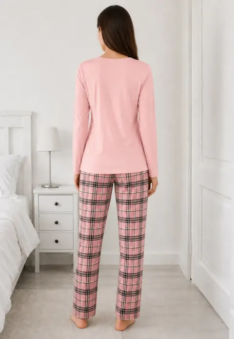 Pijama de dama roz cu maneca lunga si pantaloni lungi roz cu carouri