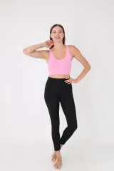 Bustieră damă lejeră, cu bretele late, fără push-up și fără balene, roz