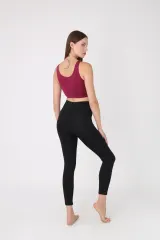 Bustieră damă lejeră, cu bretele late, fără push-up și fără balene, bordo