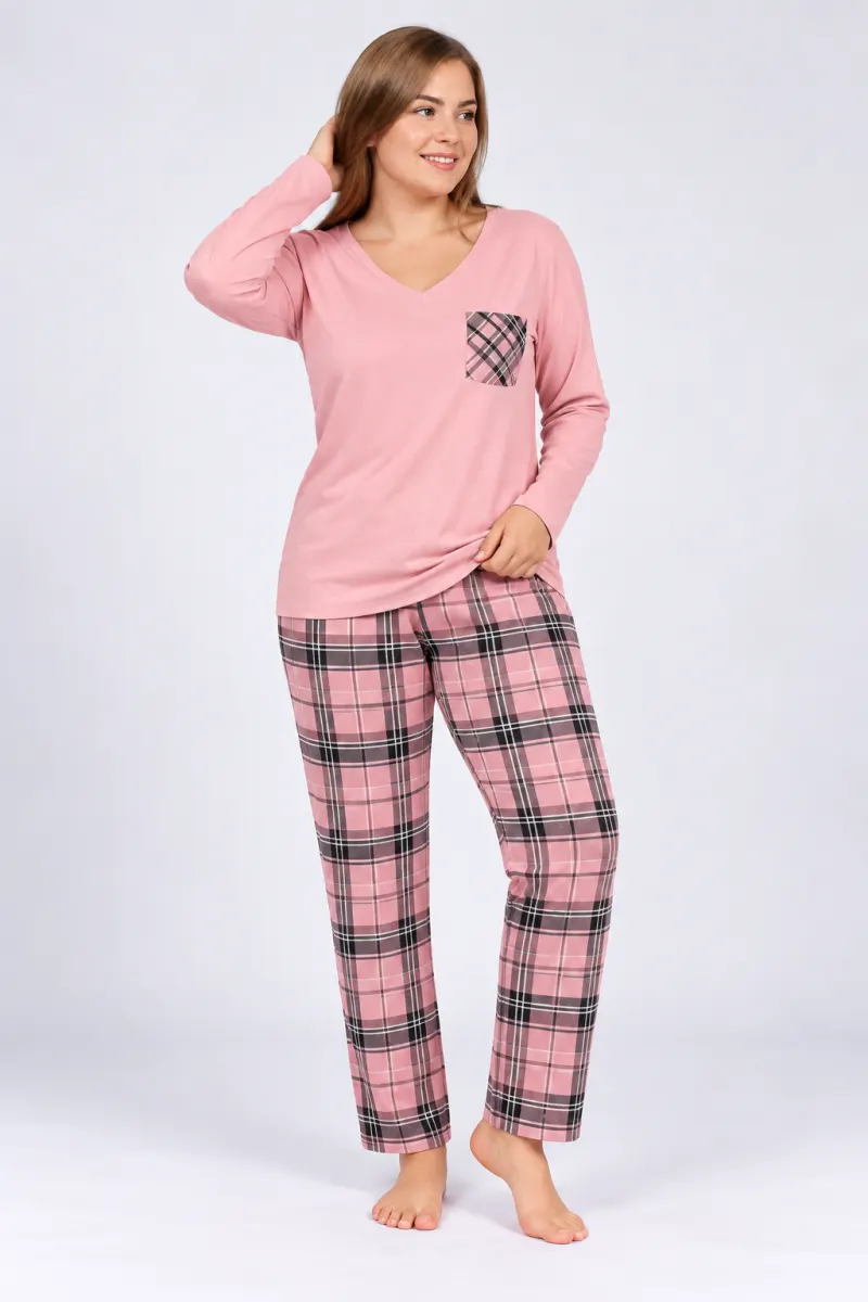 Pijama de dama cu bluza cu maneca lunga roz deschis si pantaloni lungi in carouri