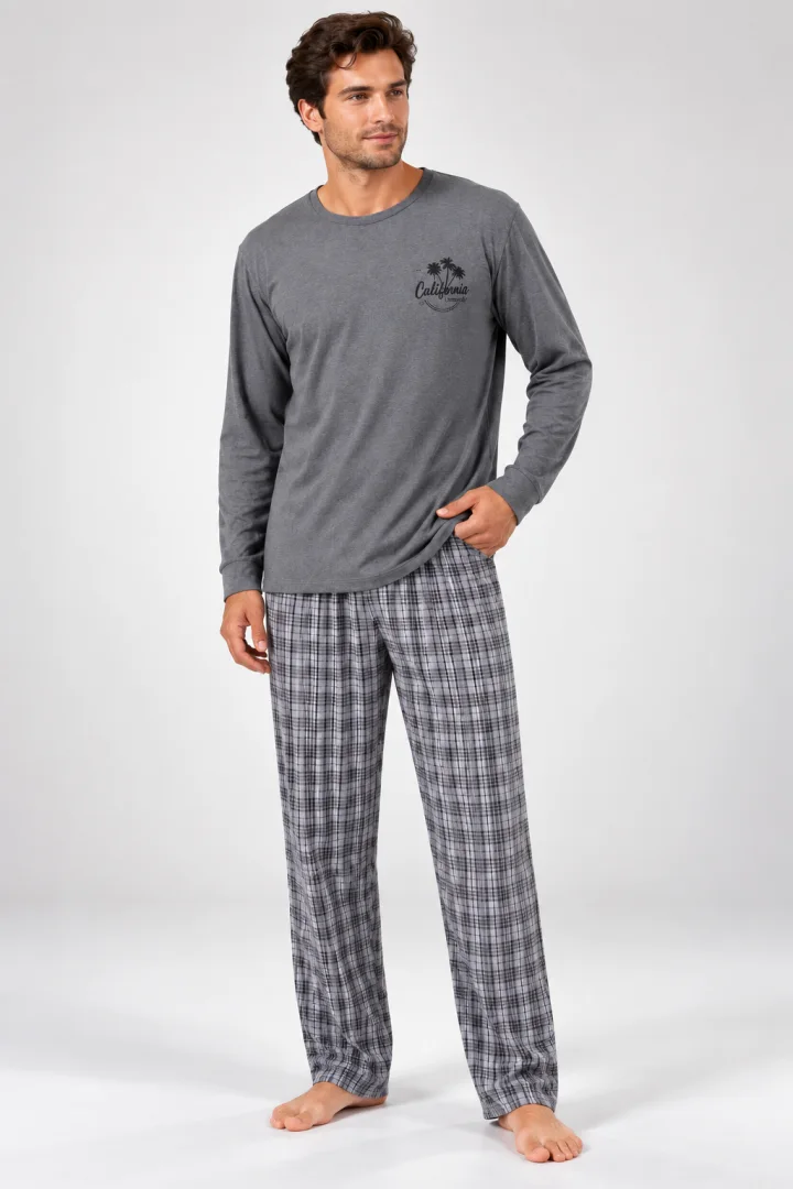 Pijama barbat gri cu maneca lunga si pantaloni lungi carouri mici gri