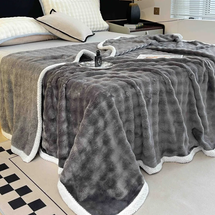 Pătură Cocolino Pufoasă din Microfibră Plușată, cu Bordură Albă, 200x230 cm, Textură Soft