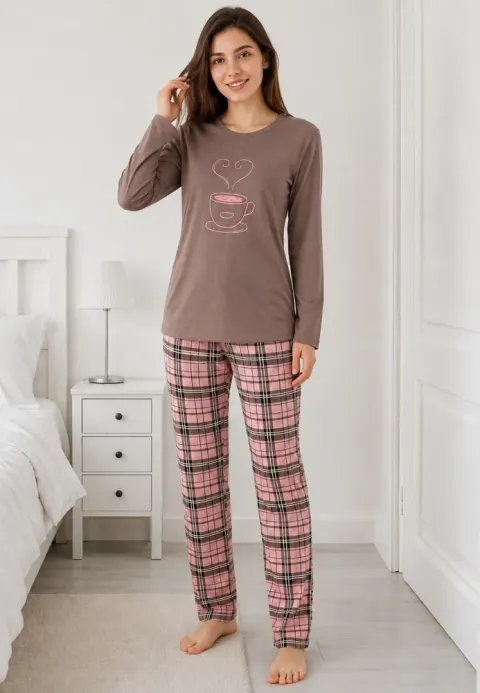 Pijama damă maro cu pantaloni roz în carouri
