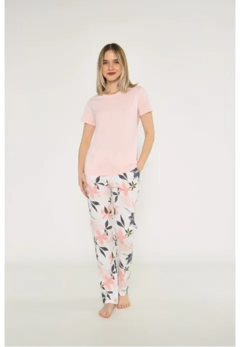 Pijama damă, bluză cu mânecă scurtă și decolteu rotund, pantaloni lungi cu imprimeu floral, culoare somon