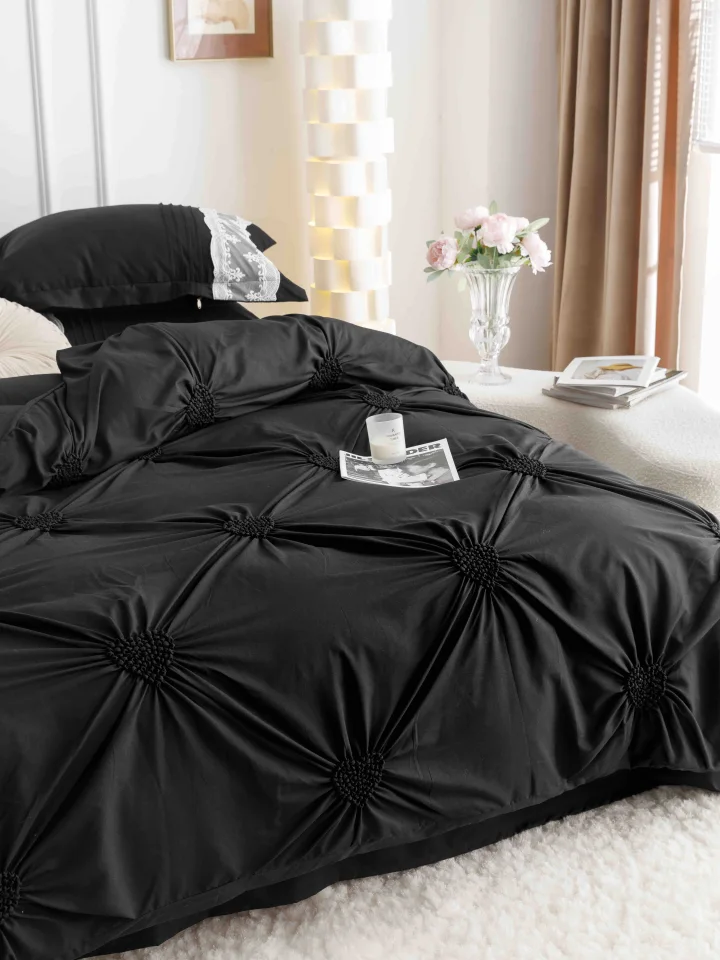 Set Lenjerie de Pat Premium din Microfibră Soft-Touch cu Inimioare Brodate, 6 Piese