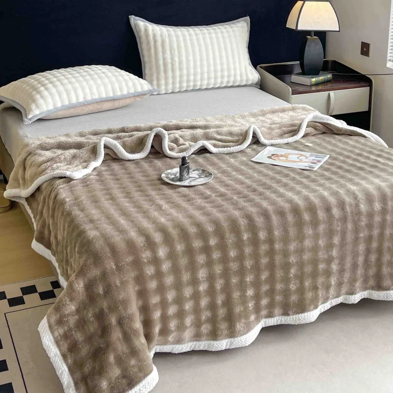 Pătură Cocolino Pufoasă din Microfibră Plușată, cu Bordură Albă, 200x230 cm, Textură Soft