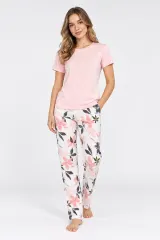 Pijama damă, bluză cu mânecă scurtă și decolteu rotund, pantaloni lungi cu imprimeu floral, culoare somon