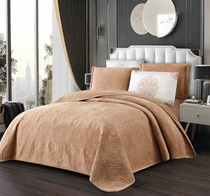 Set Cuvertură de Pat Dublu din Catifea Premium, 5 Piese, 220x240 cm, cu Fețe de Pernă Decorative