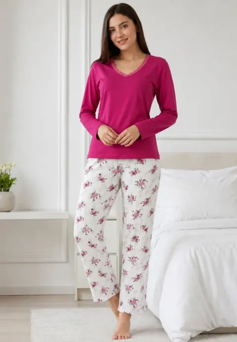 Pijama de dama fucsia cu maneca lunga si pantaloni lungi albi cu flori