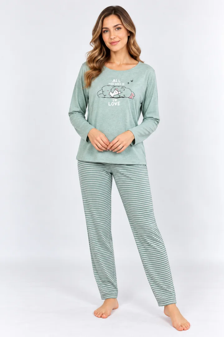 Pijamale damă cu imprimeu All We Need Is Love