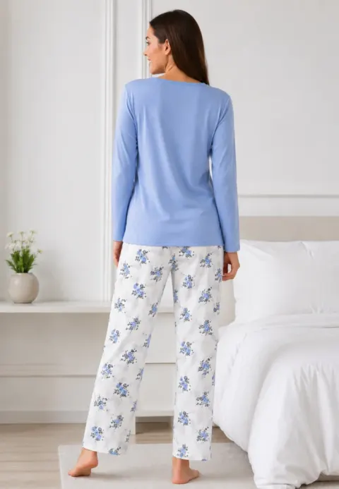Pijama de dama blue cu maneca lunga si pantaloni lungi albi cu flori