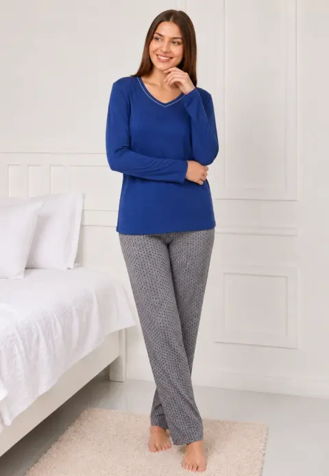 Pijama de dama albastru cu maneca lunga si pantaloni lungi gri cu buline