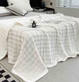 Pătură Cocolino Pufoasă din Microfibră Plușată, cu Bordură Albă, 200x230 cm, Textură Soft