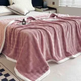 Pătură Cocolino Pufoasă din Microfibră Plușată, cu Bordură Albă, 200x230 cm, Textură Soft
