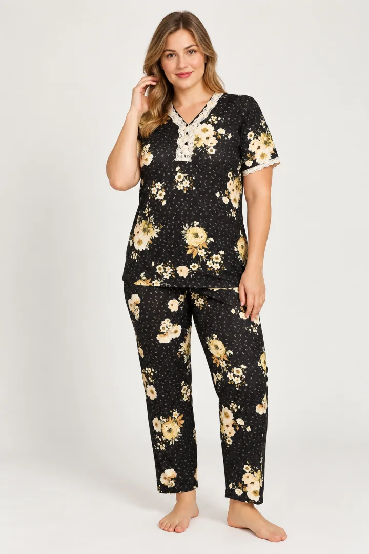 Pijamale damă Big Size, mânecă scurtă, pantaloni lungi, culoare maro, imprimeu floral