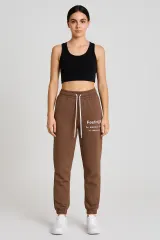 Pantaloni de trening damă maro cu imprimeu "Feeling