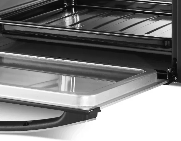 Cuptor Electric 28L, 1600W, cu Convecție, Display Digital, Temperatură Reglabilă 100–230°C, Timer 60 Minute și Programe de Gătit