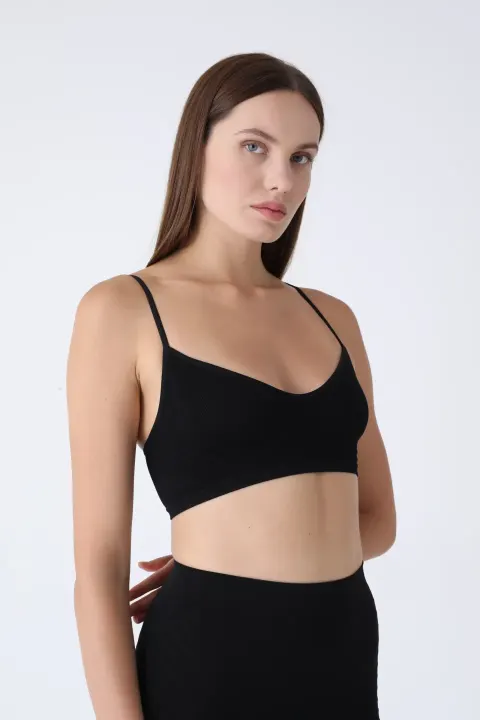 Bustieră damă cu bretele subțiri, material elastic și confortabil, negru