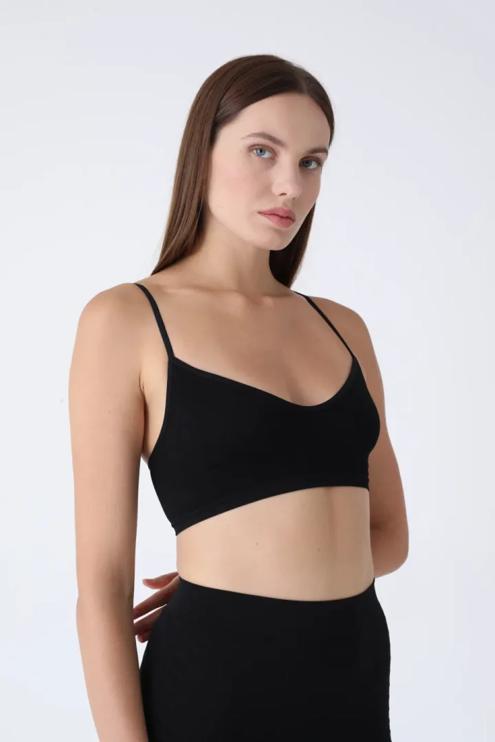 Bustieră damă cu bretele subțiri, material elastic și confortabil, negru