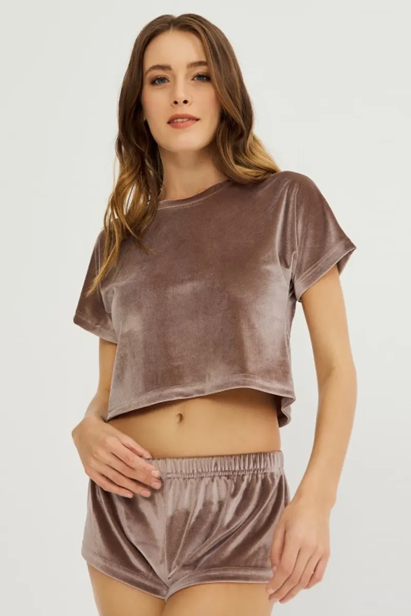 Set damă, tricou și short din catifea, Cafeniu