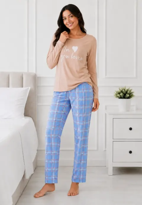 Pijama de dama cu bluza bej cu maneca lunga si pantaloni lungi blue cu carouri