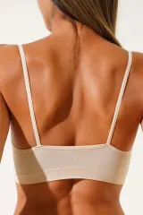 Bustieră damă NBB cu bretele subțiri, fără cusături, cu susținere și efect modelator, bej