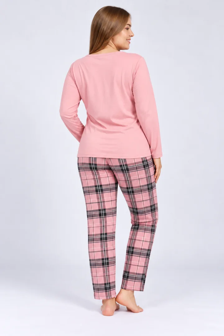 Pijama de dama cu bluza cu maneca lunga roz deschis si pantaloni lungi in carouri
