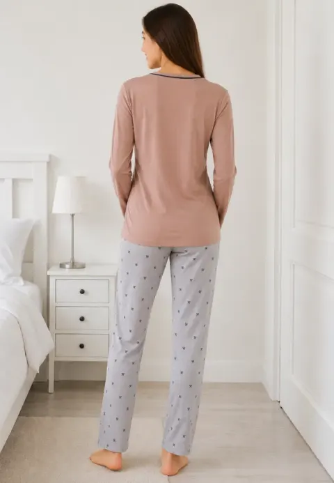 Pijama de dama crem cu maneca lunga si pantaloni lungi gri cu fundite