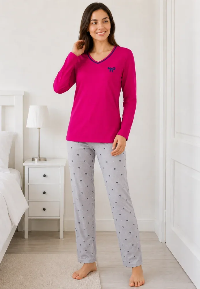 Pijama de dama fucsia cu maneca lunga si pantaloni lungi gri cu funfite
