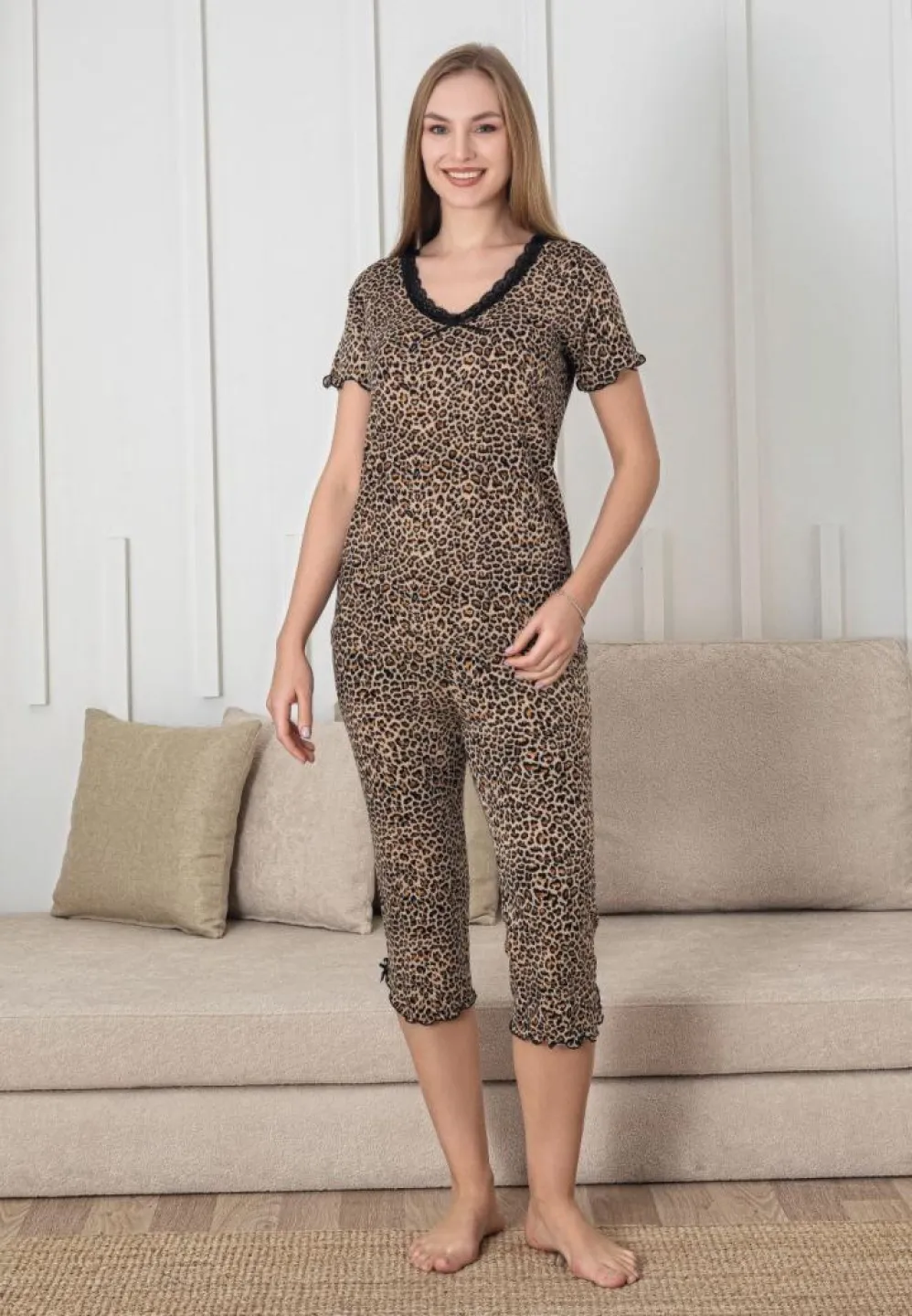 Pijama Dama Bumbac Leopard – Mânecă Scurtă și Pantalon Trei Sferturi - 1