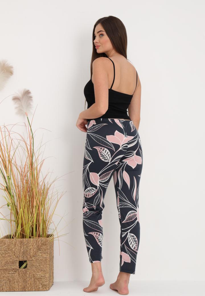 Pantaloni Lungii de Pijama Damă cu Imprimeu Frunze Negru – Confort și Relaxare hover