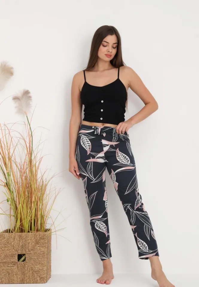 Pantaloni Lungii de Pijama Damă cu Imprimeu Frunze Negru – Confort și Relaxare