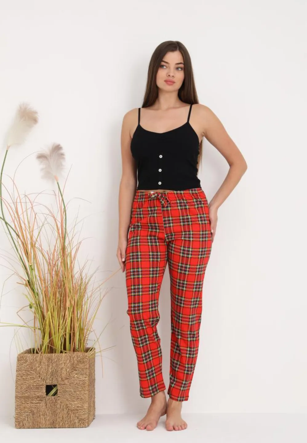 Pantaloni Lungii de Pijama Damă cu Imprimeu Carouri Roșu – Confort și Stil - 3