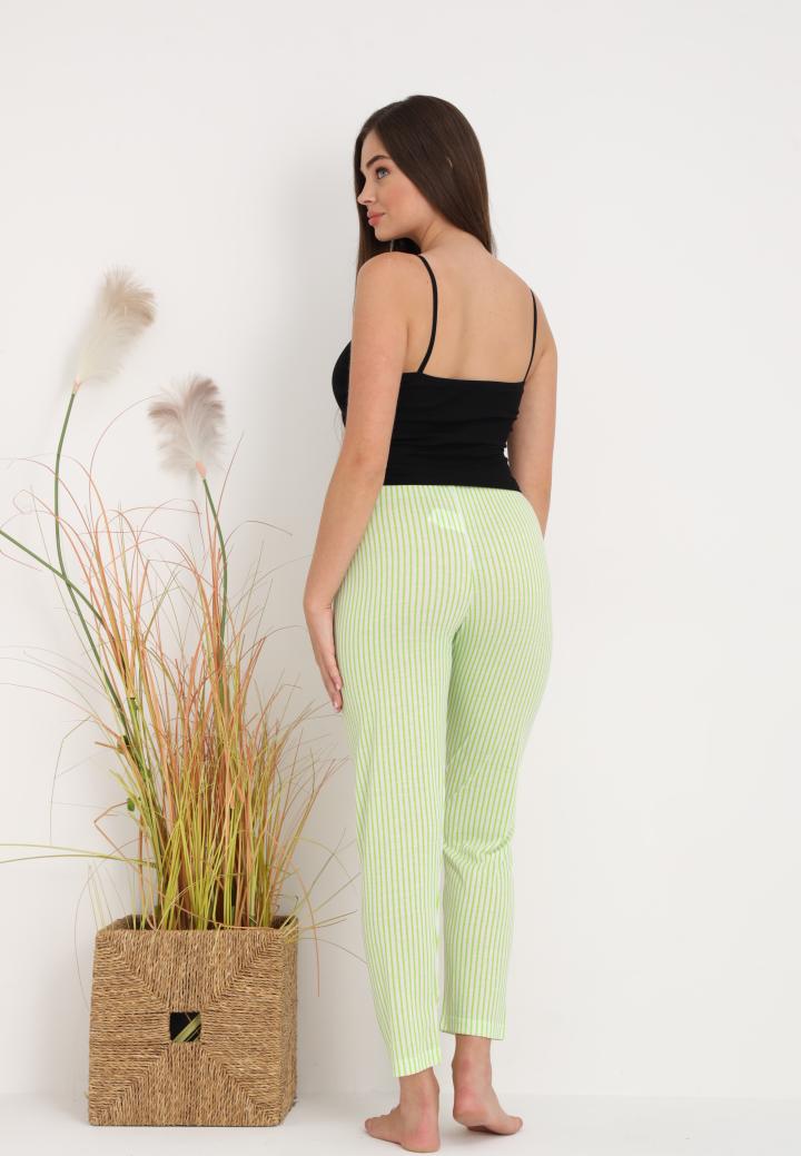 Pantaloni Lungii de Pijama Damă cu Imprimeu Dungi Verde – Confort și Relaxare hover