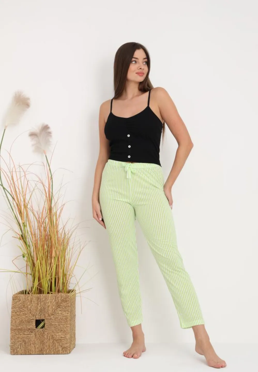 Pantaloni Lungii de Pijama Damă cu Imprimeu Dungi Verde – Confort și Relaxare - 1