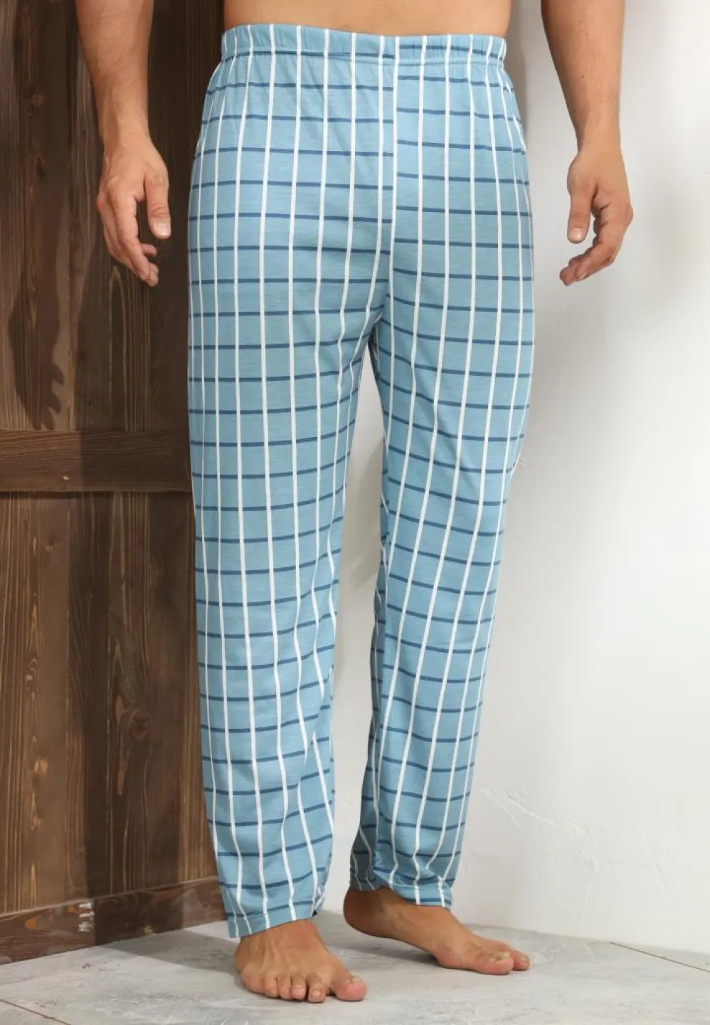 Pantaloni pijama bărbați carouri alb-albastru închis pe fond albastru deschis – design lejer și relaxant - 2