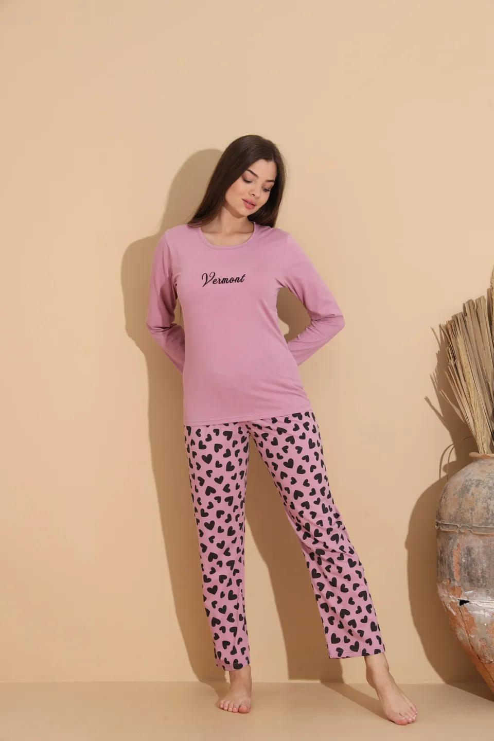 Pijama damă mov cu imprimeu „VERMONT” și pantaloni lungi cu inimioare - 1
