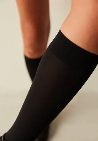 Șosete Penti Micro 40 DEN Sub Genunchi – Negru, Semi-Opace și Mate hover