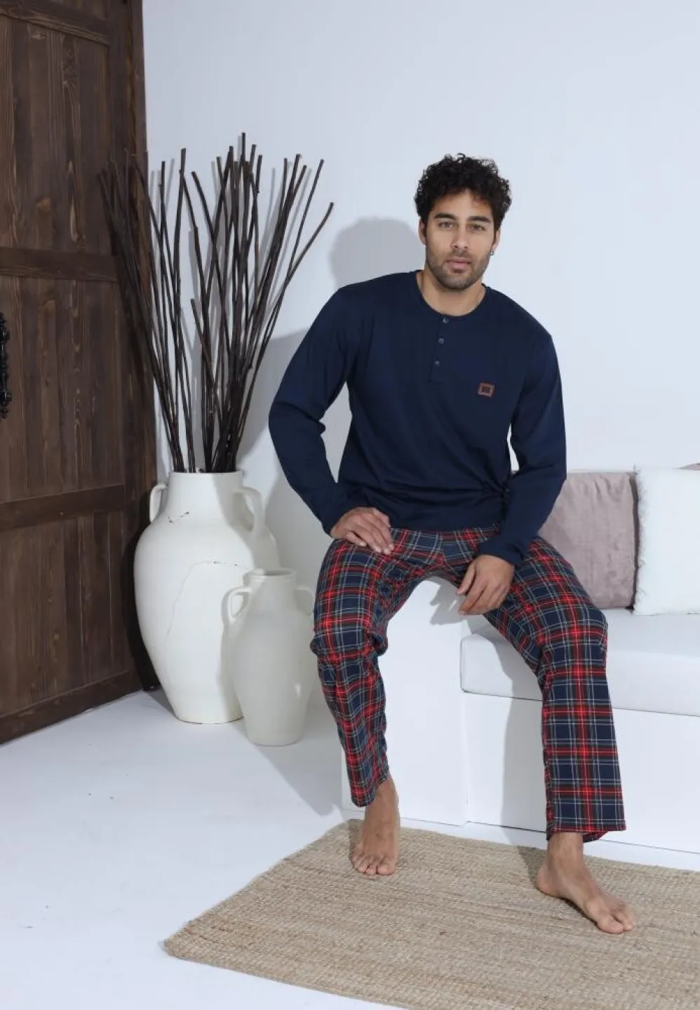 Pijama bărbați cu nasturi, mânecă lungă Bleumarin, pantaloni lungi Roșu - 1