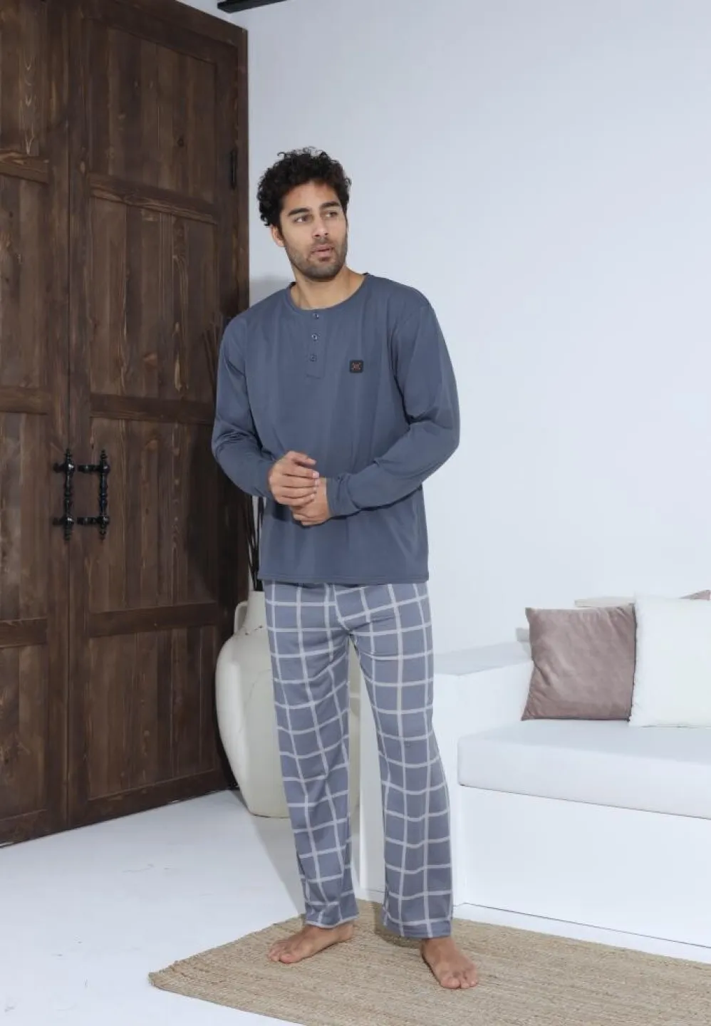 Pijama bărbați cu nasturi, mânecă lungă Gri, pantaloni lungi Gri cu carou - 1